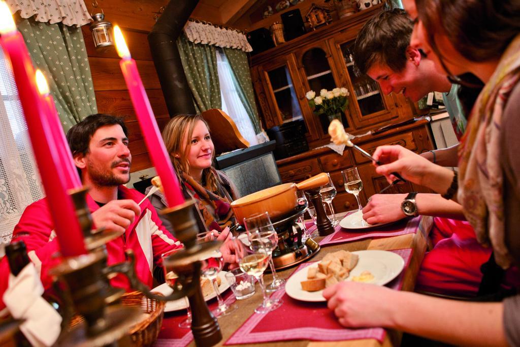 Alpenhotel Zur Wildi Lauchernalp Wiler Luaran gambar