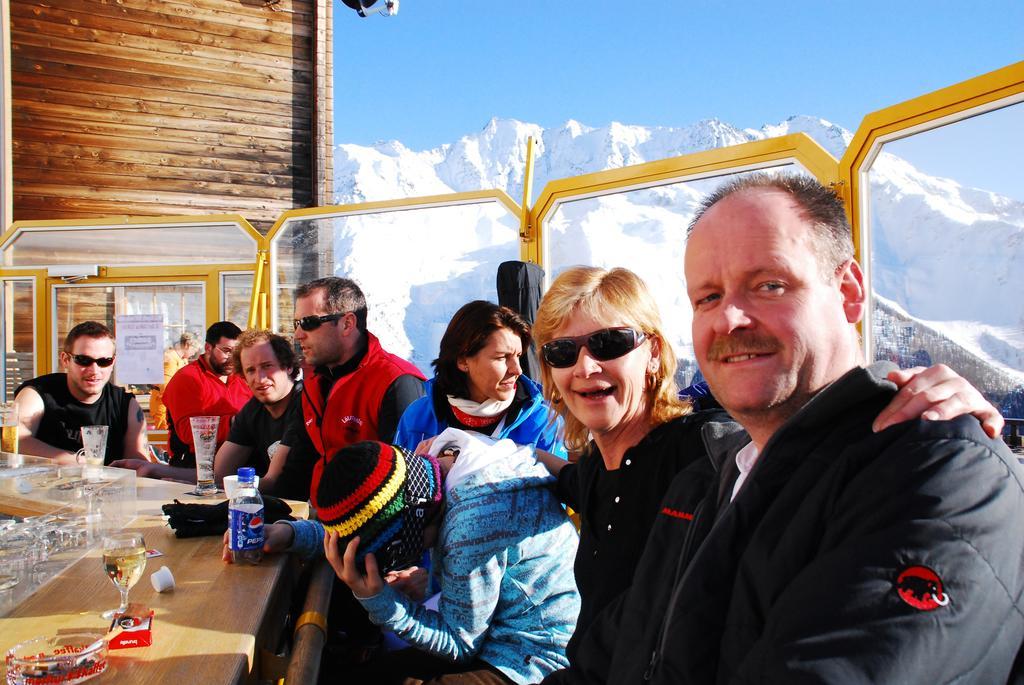 Alpenhotel Zur Wildi Lauchernalp Wiler Luaran gambar