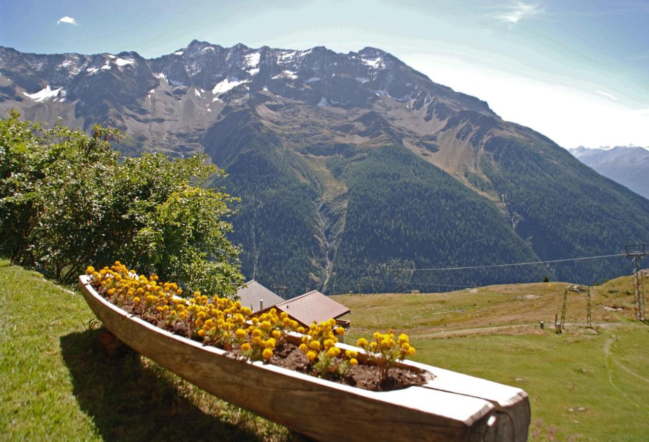 Alpenhotel Zur Wildi Lauchernalp Wiler Luaran gambar